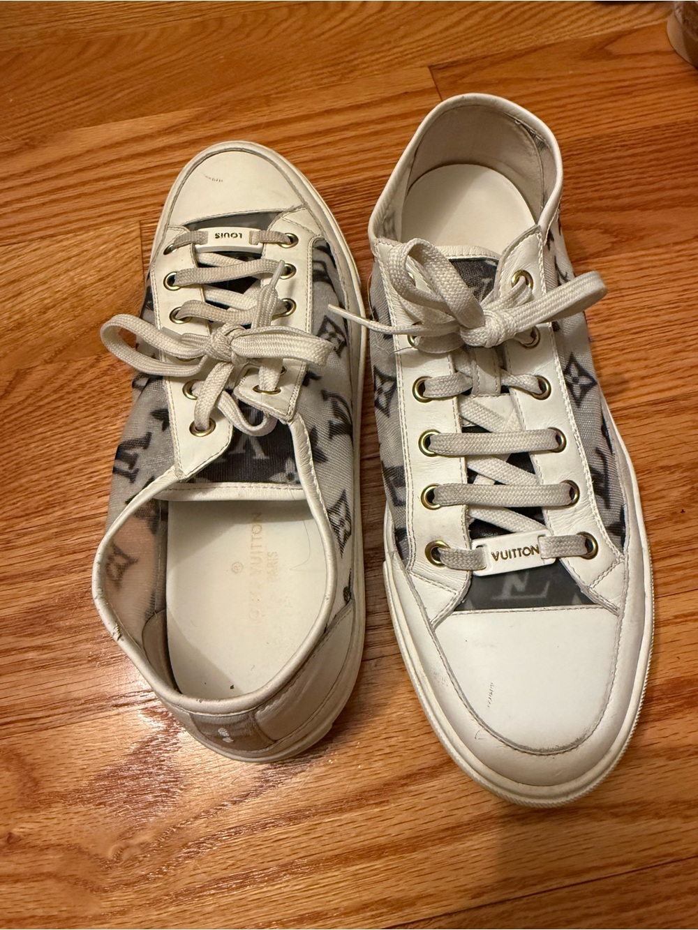 Louis Vuitton White and Gray Monogram Low-Top Sneakers - Picture 3 of 6